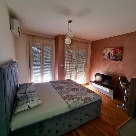 Apartman Bogdan 2 Appartement Podgorica Buitenkant foto
